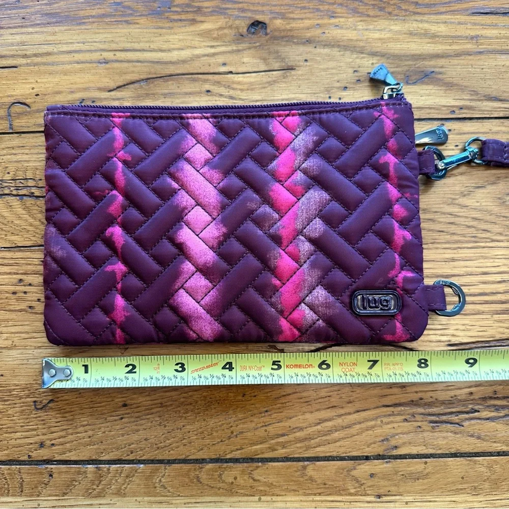 lug peekaboo wristlet